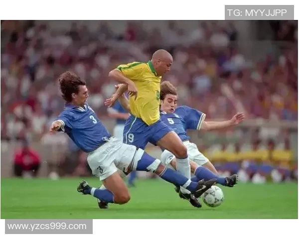 足球明星卡点图片分享让你领略球场风采与精彩瞬间的完美结合