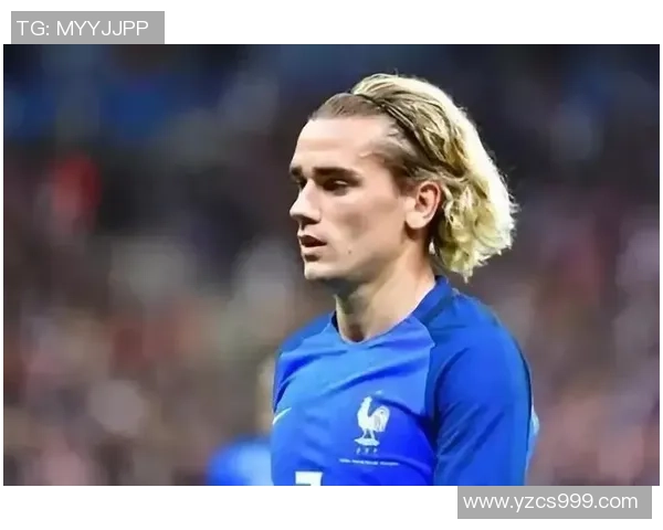 足球明星在街头的真实瞬间路人视角下的精彩捕捉与故事分享 足球明星在街头的真实瞬间路人视角下的精彩捕捉与故事分享