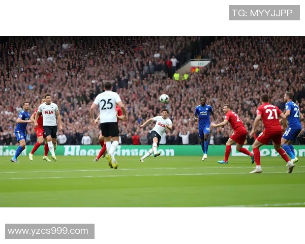 足球明星帅照大赏展现运动魅力与风采的完美瞬间