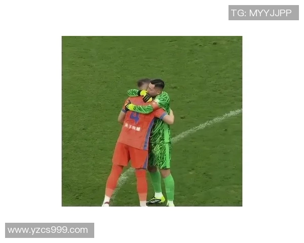 足球明星意外遭遇尴尬瞬间引发热议视频曝光引发球迷讨论与关注