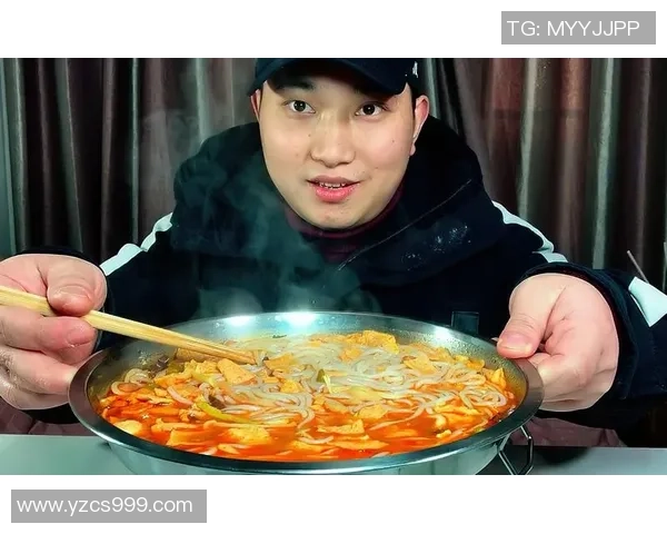 足球明星挑战美食极限螺蛳粉的独特魅力引发热议 足球明星挑战美食极限螺蛳粉的独特魅力引发热议