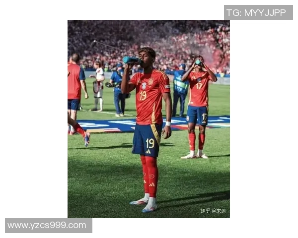 足球明星挂画与钟表完美结合为您的家居增添运动魅力与时尚气息