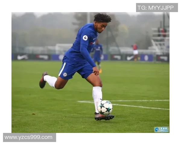 足球明星签名的最佳位置和技巧分享让你的收藏更具价值 足球明星签名的最佳位置和技巧分享让你的收藏更具价值